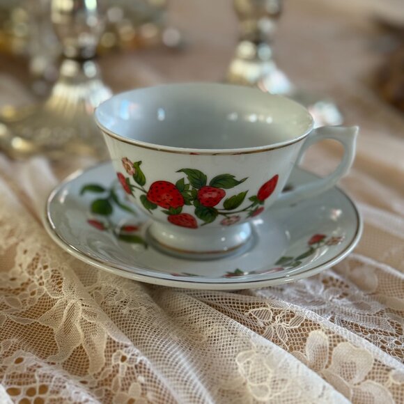 Vintage Teleflora Strawberry Teacup and Saucer Set – China Tea Cup with Gold Rim - Picture 2 of 5